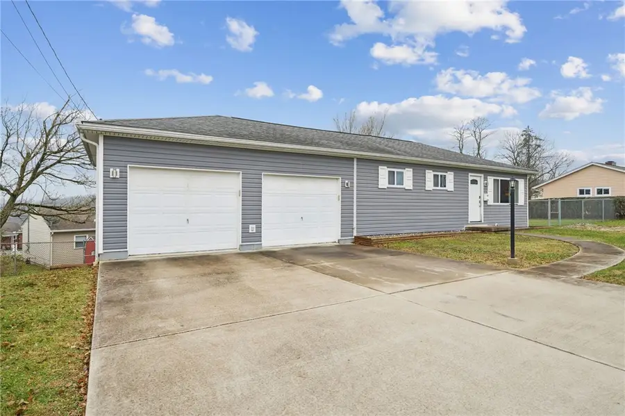10724 Martin Drive, North Huntingdon, PA 15642 - Image #2