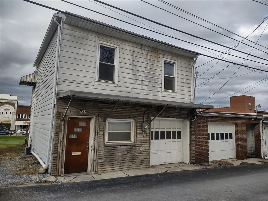 721-723-725 Lawrence Ave, Ellwood City, PA 16117 - #1