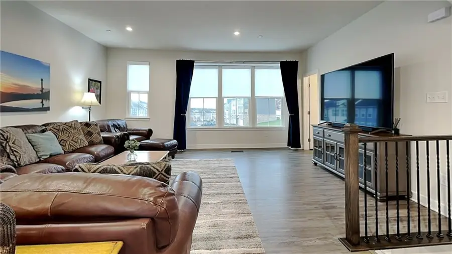 210 Moyer Hill Dr, Cranberry Township, PA 16066 - Image #3