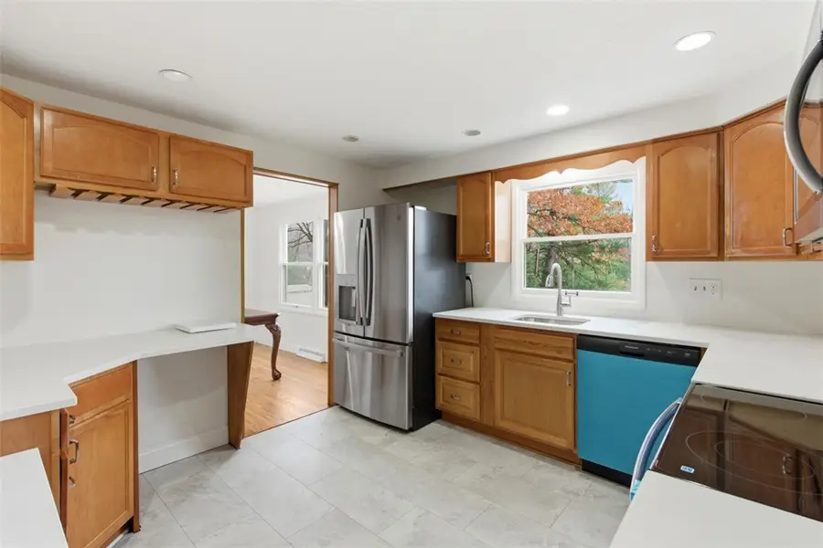 140 E Edgewood Dr, McMurray, PA 15317 - Image #2