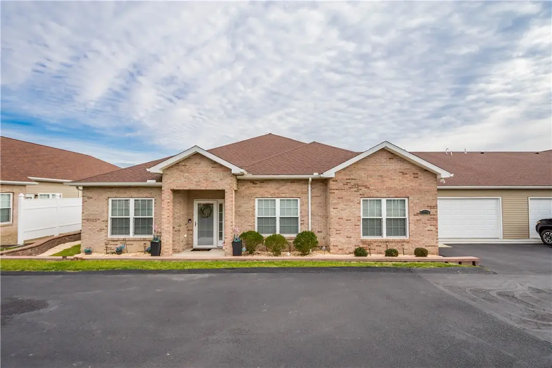 1704 Seminole Circle, Chippewa, PA 15010 - Image #1