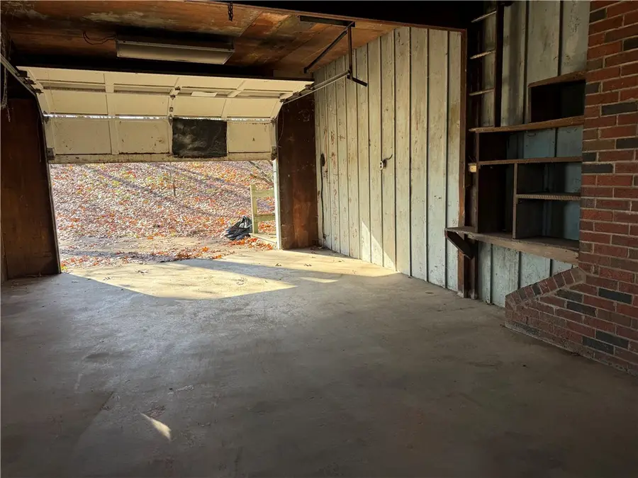 233 Horseshoe Dr, Adams, PA 16046 - Image #3