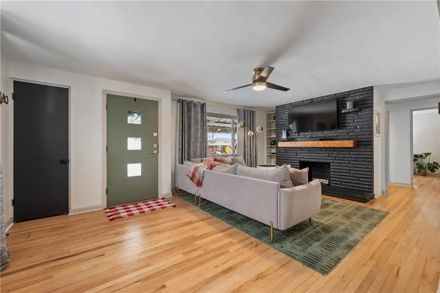 1902 Worcester Drive, Scott Township, PA 15243 - Image #2