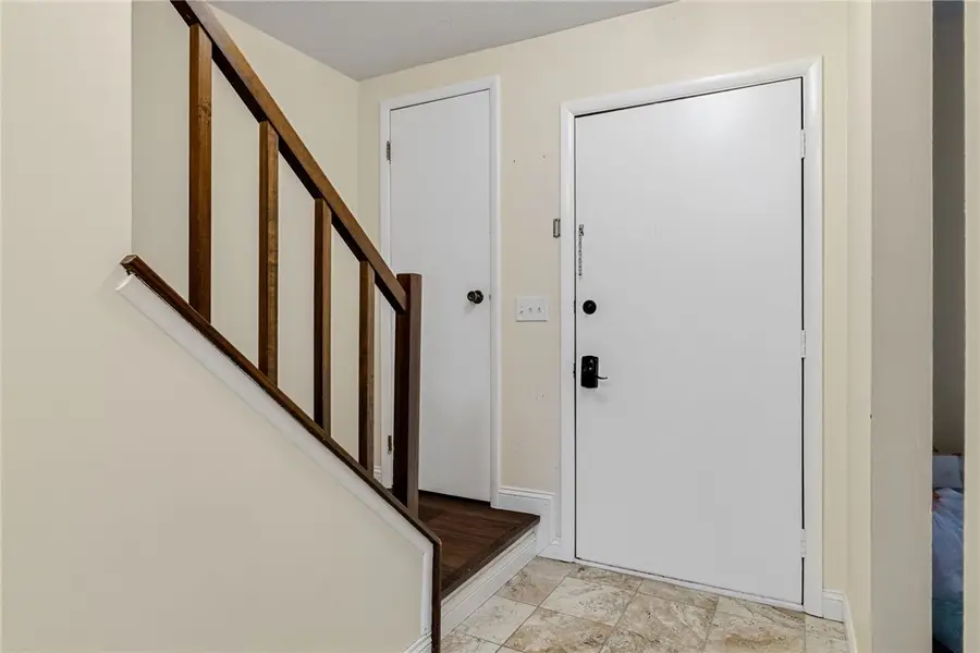 105 Springwater Ct, Moon Township, PA 15108 - Image #3