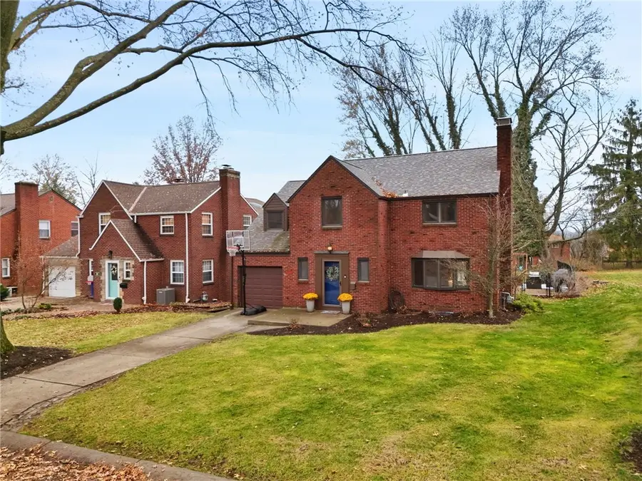 317 Old Farm Rd, Mount Lebanon Township, PA 15228 - Image #2