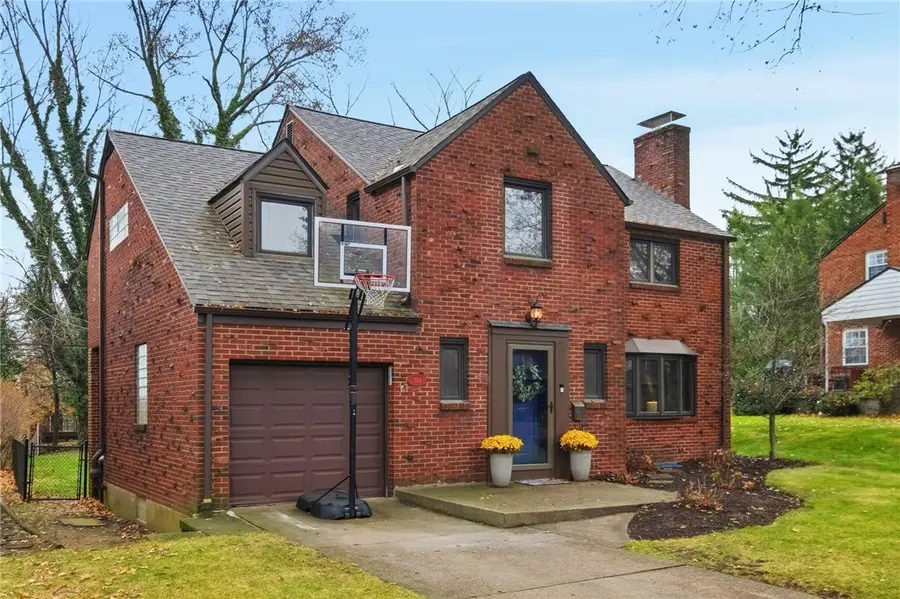 317 Old Farm Rd, Mount Lebanon Township, PA 15228 - Image #3