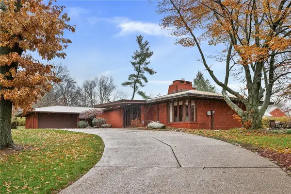 1801 Kent Rd, Upper St Clair, PA 15241