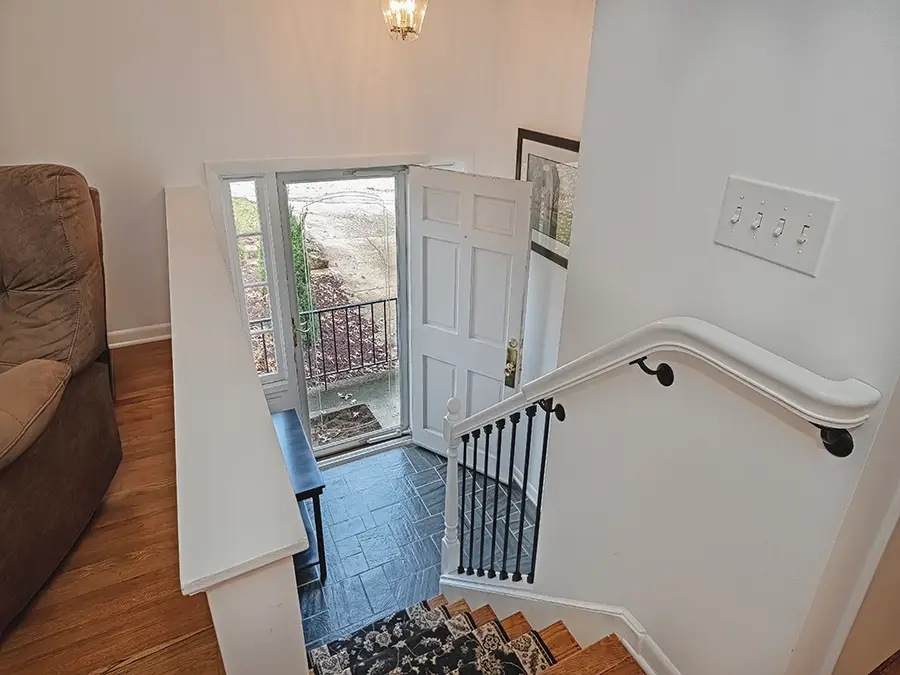 2818 Autumnwood Dr, Glenshaw, PA 15116 - Image #2