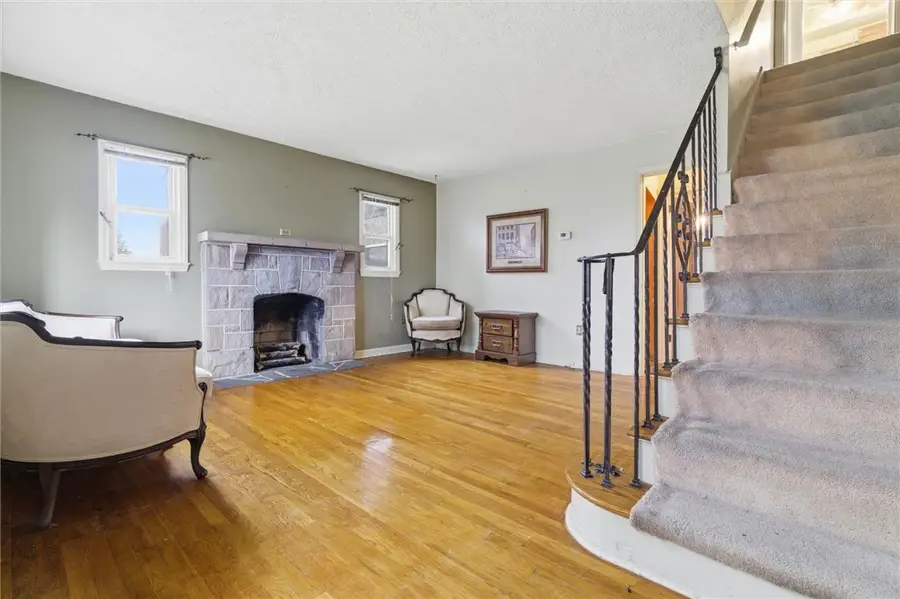 901 Wellesley Ave, Ross Township, PA 15202 - Image #2