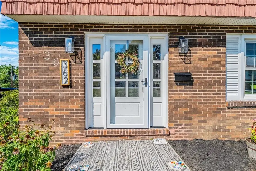 362 Toura Dr, Pleasant Hills, PA 15236 - Image #3