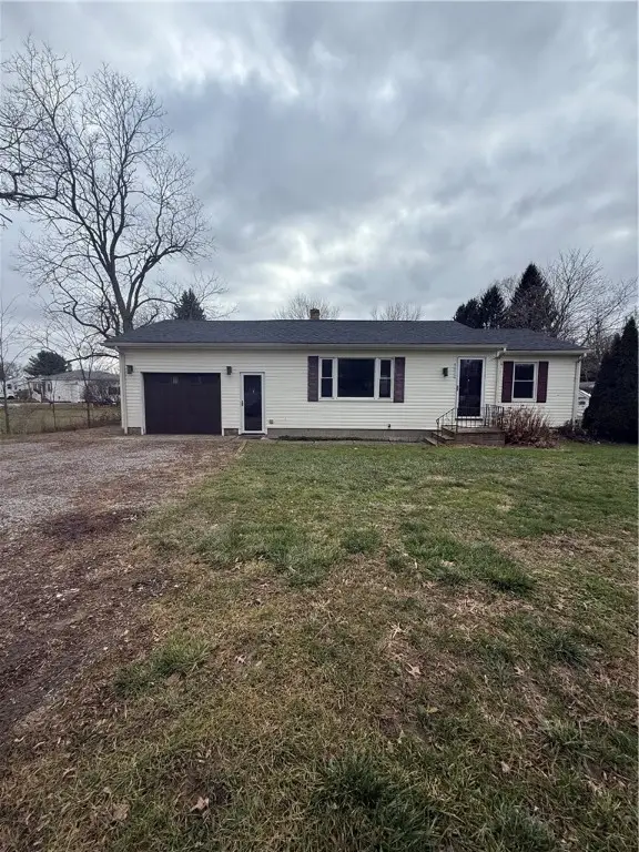 4450 Morefield Rd, Hermitage, PA 16148