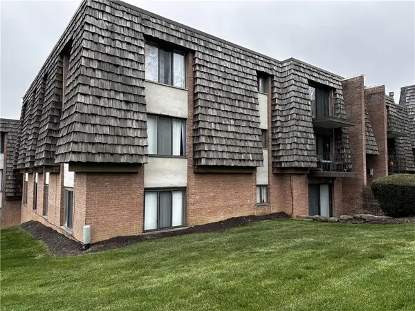 611 Forest Green, Moon/Crescent Twp, PA 15108