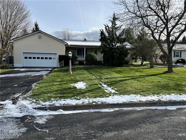 6 Southridge Rd, Hempfield Twp, PA 16125