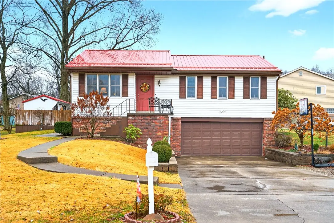 122 Manor Drive, Collinsburg, PA 15089 - Image #1