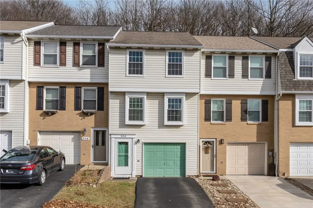 504 Lexington Dr, Hopewell, PA 15001 - Image #1
