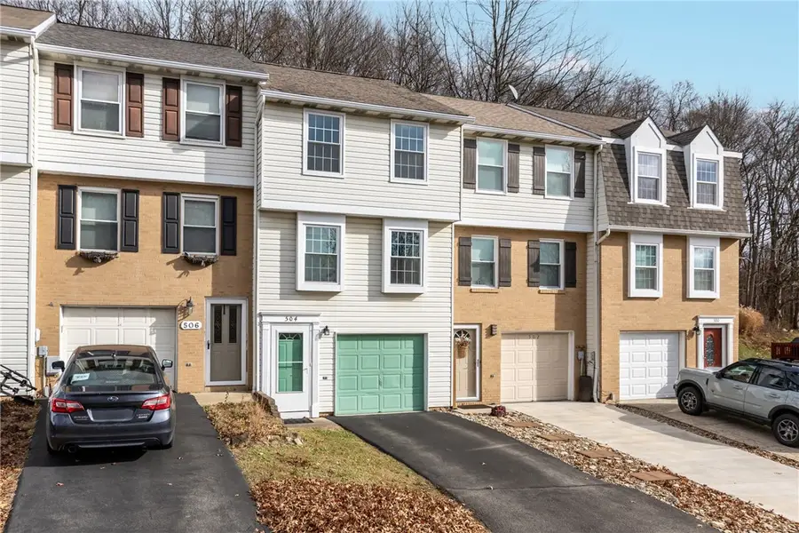 504 Lexington Dr, Hopewell, PA 15001 - Image #2