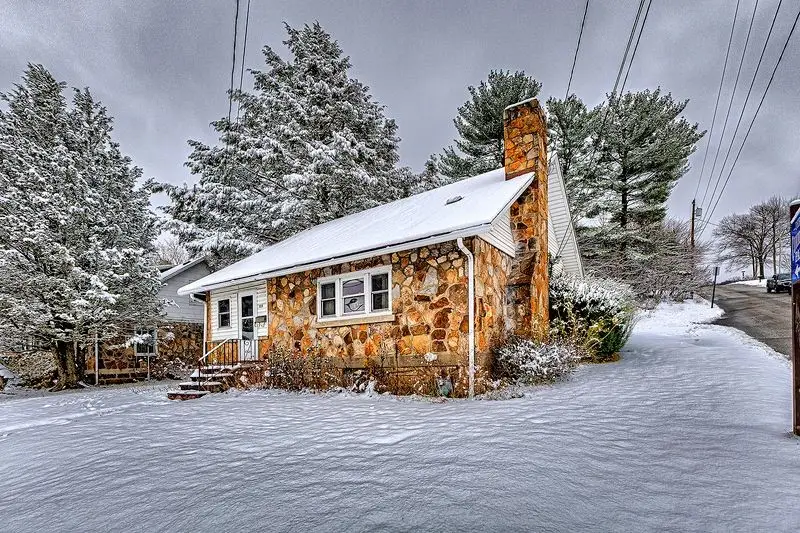 615 W 4th Ave, Derry, PA 15627 - Image #1