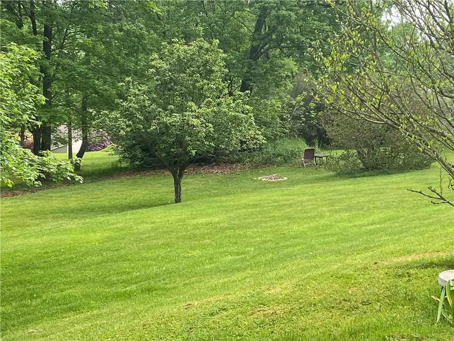 354 Frankfort Springs, Georgetown, PA 15043 - Image #2