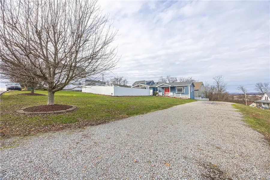 13 Trader St, Uniontown, PA 15401 - Image #2