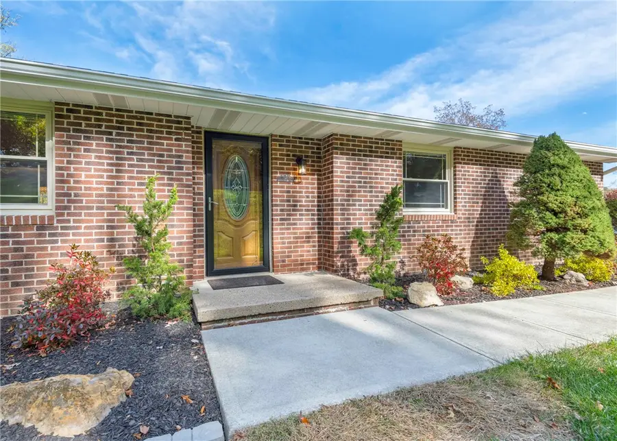 49 Woodside Dr, South Strabane Township, PA 15301 - Image #2