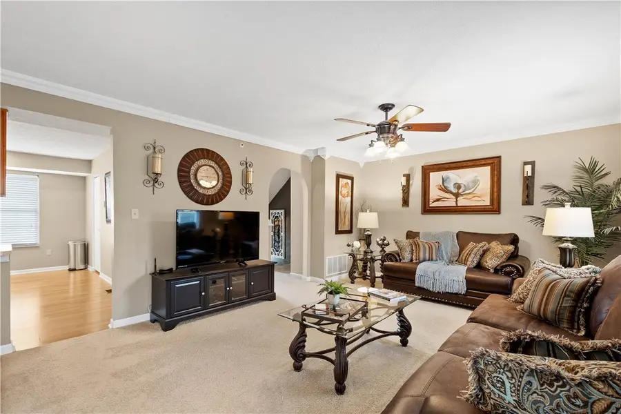 1143 Arrowhead Dr, South Strabane Township, PA 15301 - Image #2