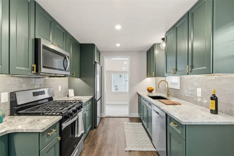 5320 Blossom Rd, Baldwin, PA 15236 - Image #3