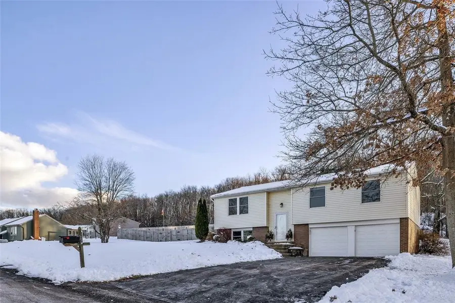 150 Willow Dr, Economy, PA 15042 - Image #2