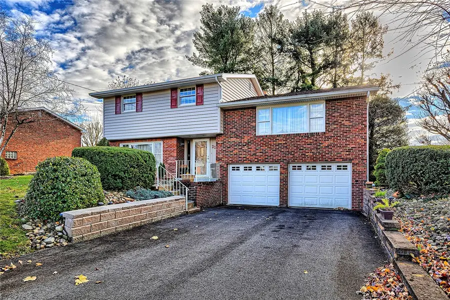 216 Roxbury Drive, Hempfield, PA 15601 - Image #2