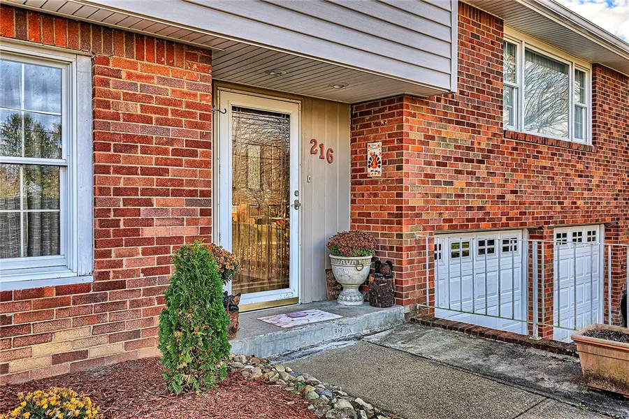 216 Roxbury Drive, Hempfield, PA 15601 - Image #3