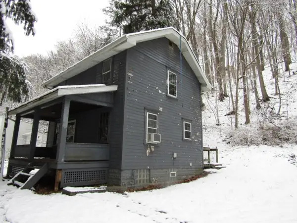 234 Spring Run Rd, Moon/Crescent Twp, PA 15046