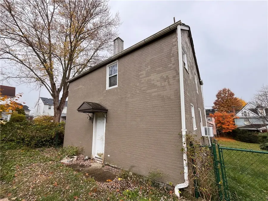 321 E Garfield Avenue, New Castle, PA 16105 - Image #2
