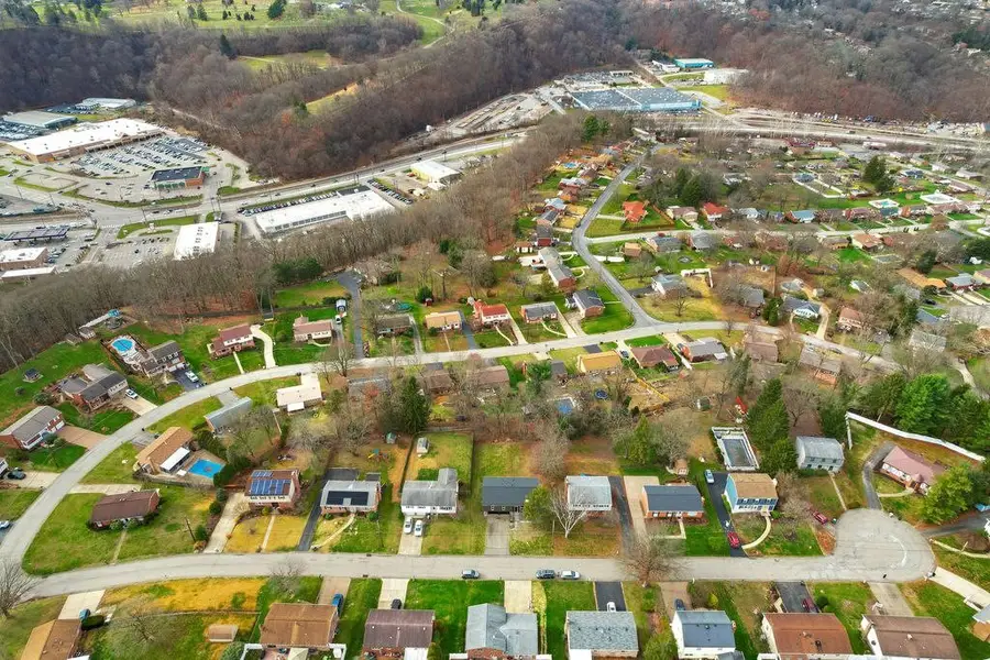 2715 Otterbein Dr, Shaler, PA 15101 - Image #3