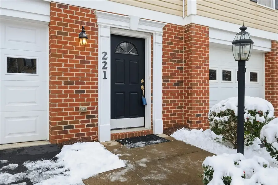 221 Persimmon Ln, Canonsburg, PA 15317 - Image #3