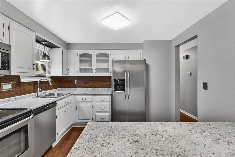 124 Macbeth Dr, Lower Burrell, PA 15068 - Image #2