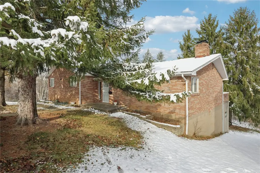 1804 Iowa Ave, West Mifflin, PA 15122 - Image #2