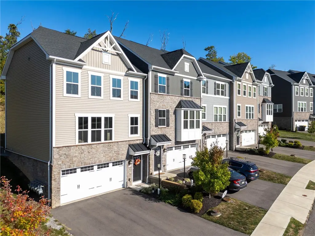 452 Greenwood Dr, North Strabane Township, PA 15317 - Image #1