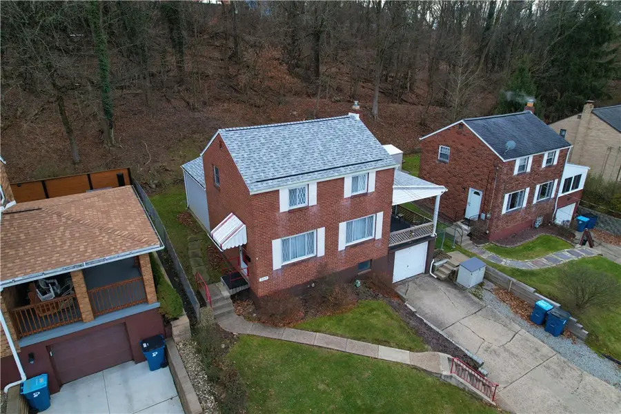 327 Macfarlane Dr, Penn Hills, PA 15235 - Image #2