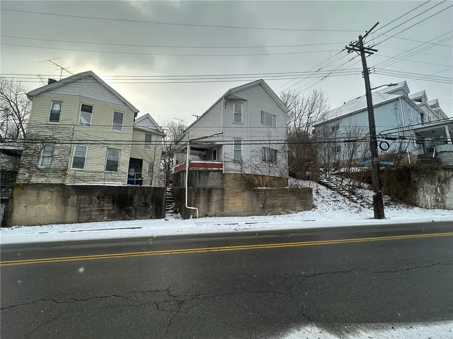 3061 Chartiers Ave, Pittsburgh, PA 15204 - Image #2