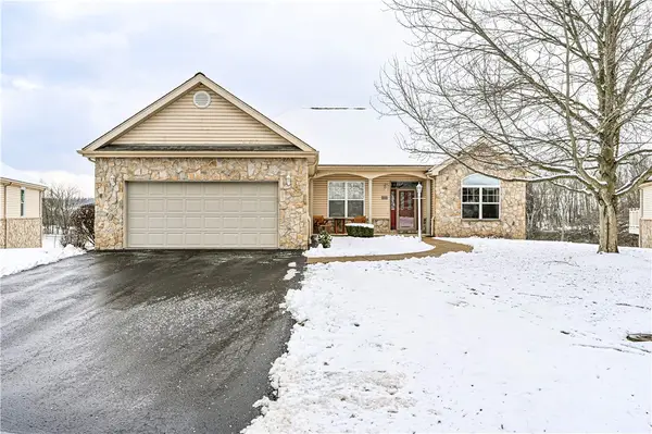 6028 Triple Crown Cir, Hempfield Twp, PA 15601