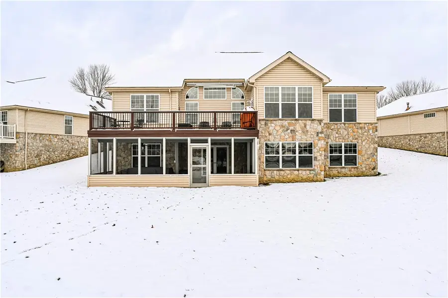 6028 Triple Crown Cir, Hempfield, PA 15601 - Image #3