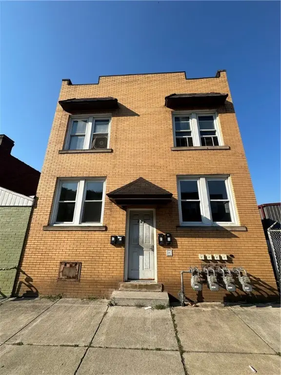 505 Broadway Ave, McKees Rocks, PA 15136