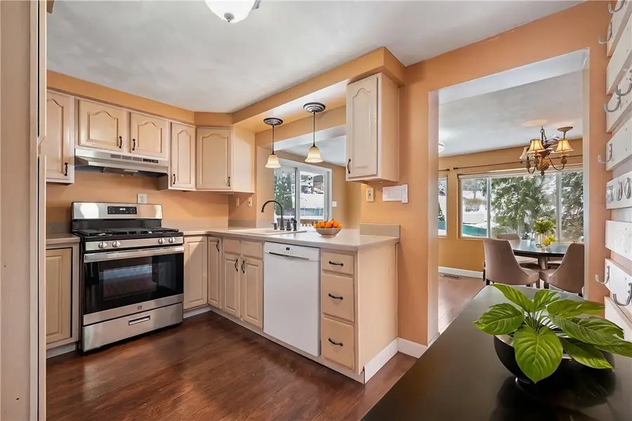 4706 E Willock Rd, Whitehall, PA 15227 - Image #2