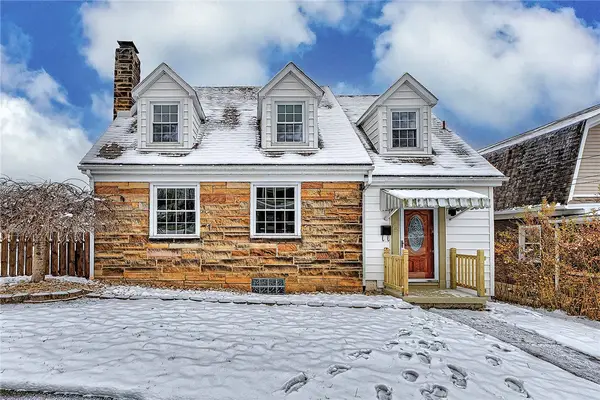 24 S 6th St, Youngwood, PA 15697