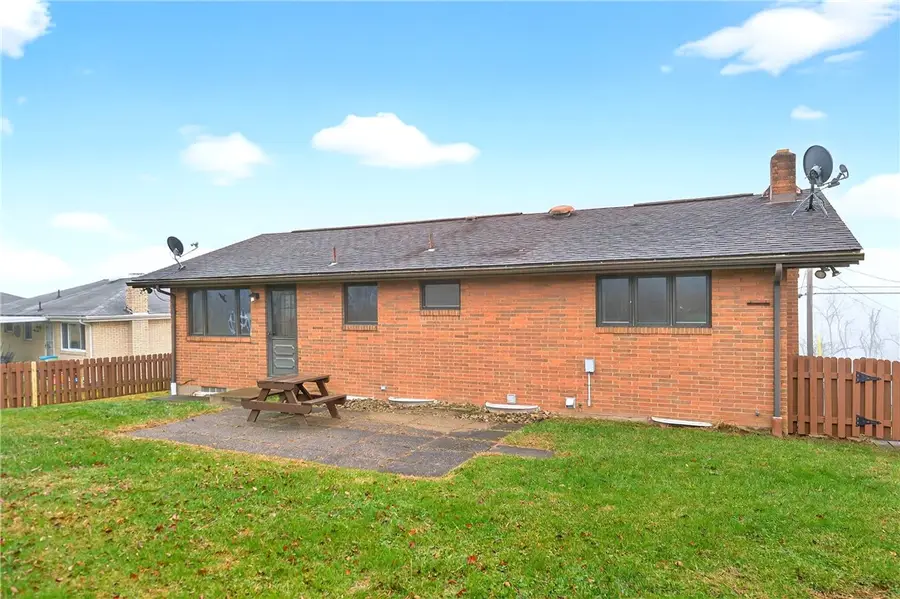 14223 Roberta Dr #5, North Huntingdon, PA 15642 - Image #3