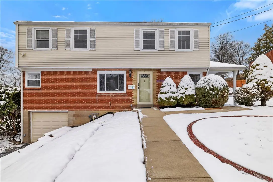 5704 Willow Terrace Dr, Bethel Park, PA 15102 - Image #1