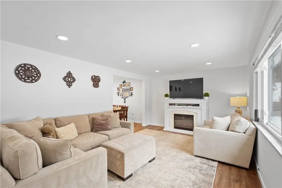 820 Bethany Drive, Mount Lebanon Township, PA 15243 - Image #3