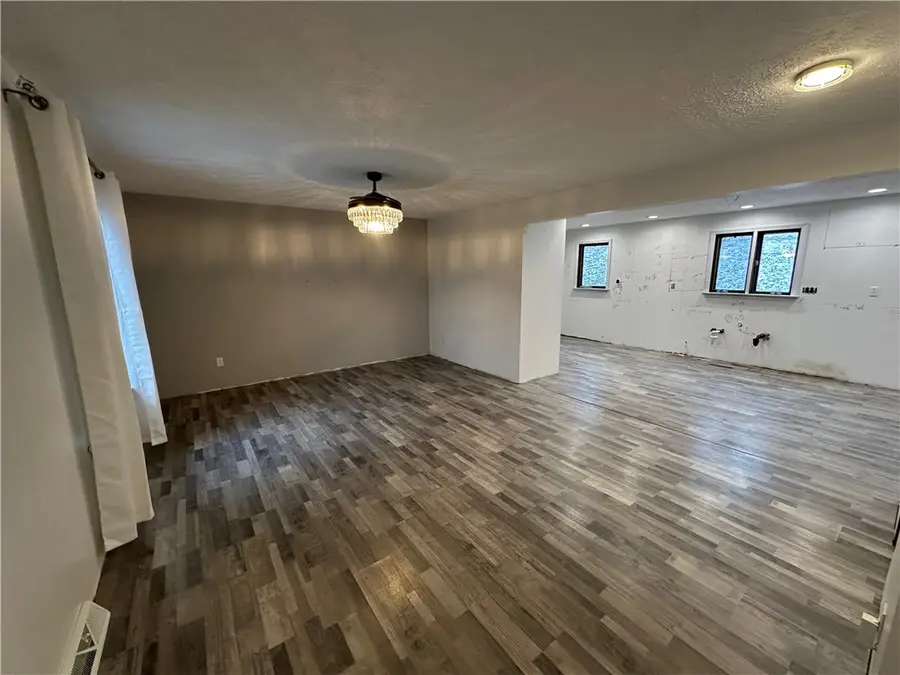 6290 Irishtown Road Ext, Bethel Park, PA 15102 - Image #2