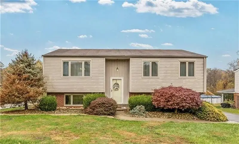 427 Stoneybrook Dr, Elizabeth Township, PA 15037 - Image #1