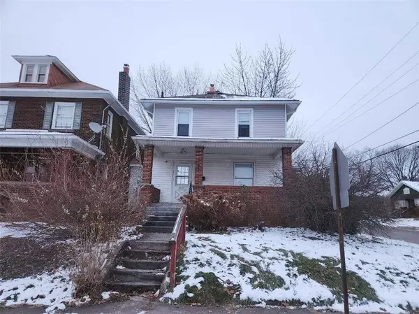 611 Spruce Ave, Sharon, PA 16146
