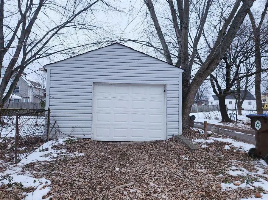 611 Spruce Ave, Sharon, PA 16146 - Image #2